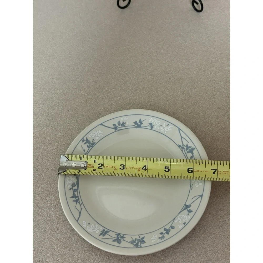 Corelle First Of Spring Set Of 5 Bread & Butter Plates Blue & White On Beige